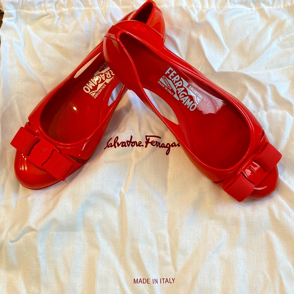Salvatore Ferragamo Jelly Sandal with Vara Bow Size 6